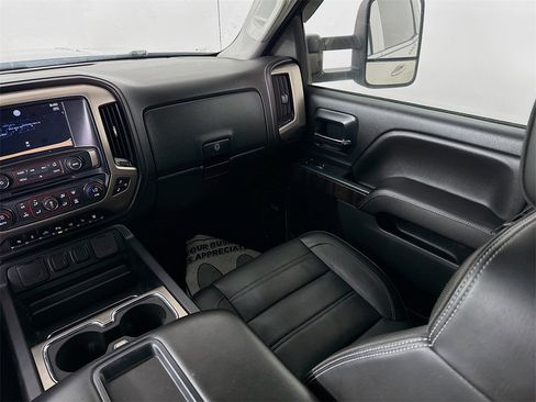 Used 2015 GMC Sierra 3500 Denali w/ Duramax Plus Package image 25