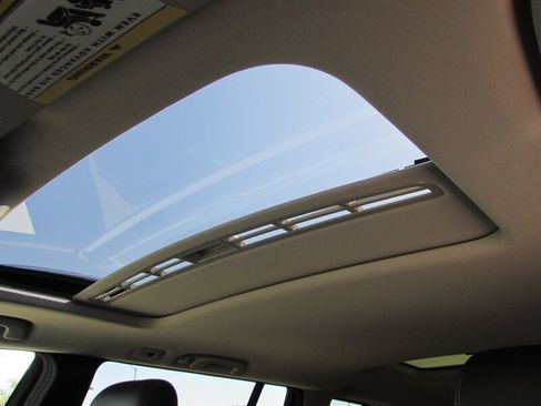 Used 2011 Mercedes-Benz GL 450 4MATIC image 27