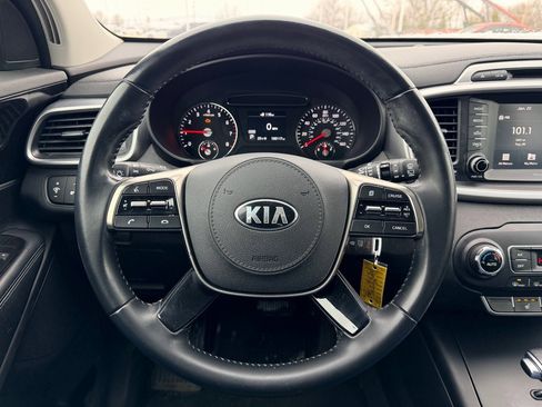 Used 2019 Kia Sorento LX w/ LX Convenience Package image 12