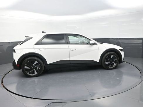 New 2026 Hyundai Ioniq 5 SEL AWD/4WD image 9