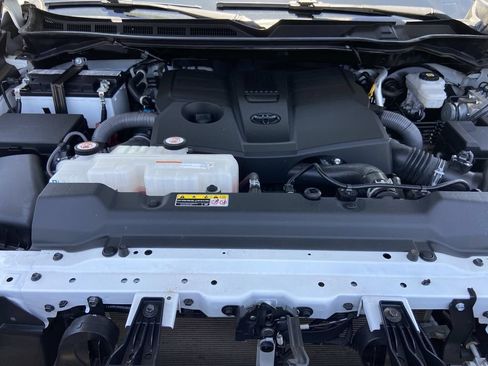 Used 2023 Toyota Tundra Limited AWD/4WD image 24