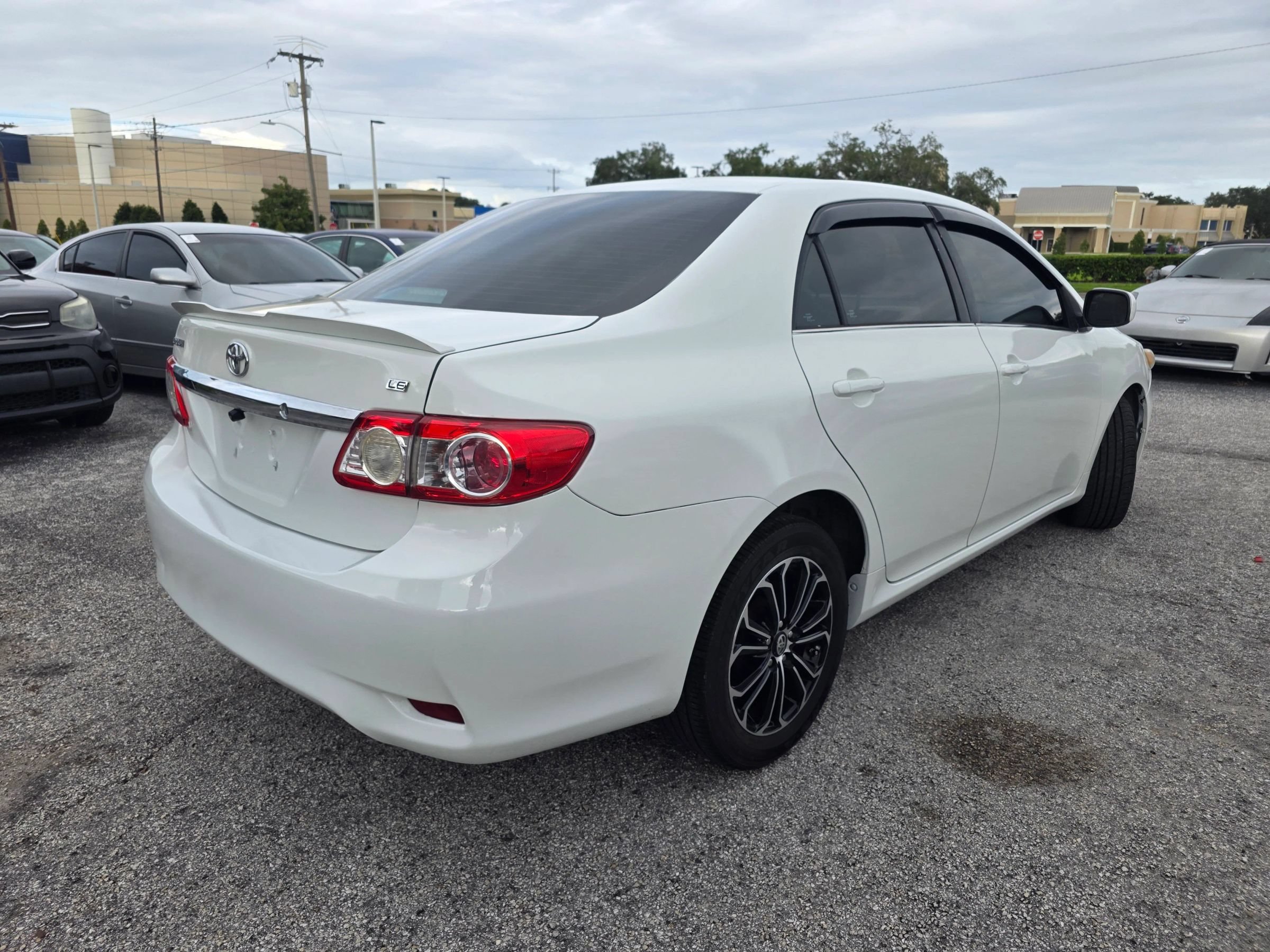 Used 2013 Toyota Corolla LE FWD image 7