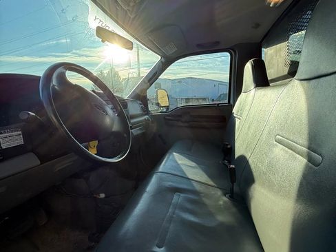 Used 2005 Ford F450 4x4 Regular Cab Super Duty image 37