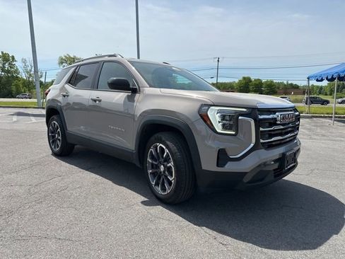 Used 2025 GMC Terrain Elevation w/ Elevation Premium Package AWD/4WD image 7