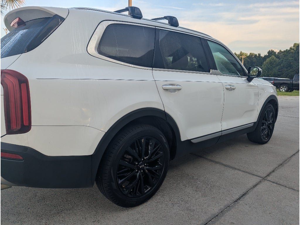 Used 2021 Kia Telluride SX w/ Towing Package FWD image 3