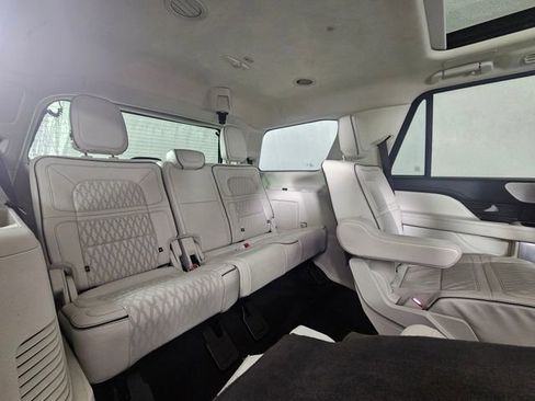 Used 2022 Lincoln Navigator Black Label image 14