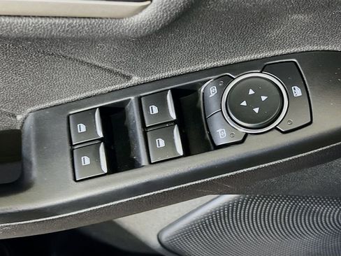 Used 2022 Ford Escape SE w/ SE Sport Appearance Package FWD image 17