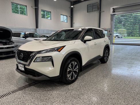 Used 2023 Nissan Rogue SV w/ SV Premium B Package AWD/4WD image 1