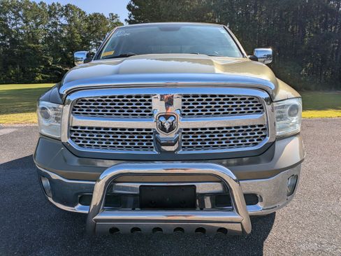Used 2013 RAM 1500 Laramie w/ Convenience Group AWD/4WD image 3