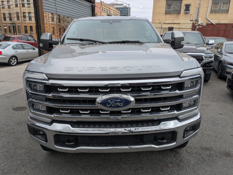 Used 2023 Ford F250 Lariat AWD/4WD image 2