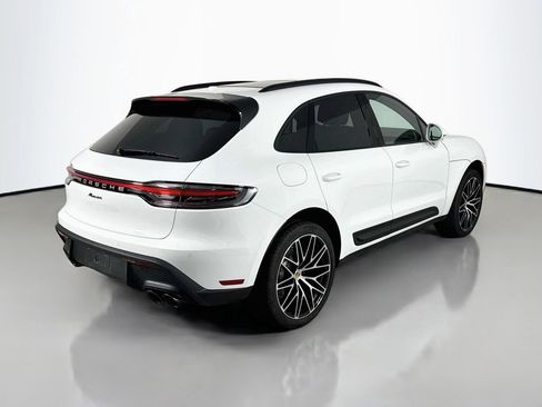 Certified 2026 Porsche Macan AWD/4WD image 9