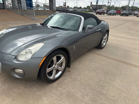 Used 2006 Pontiac Solstice Convertible w/ Premium Package RWD image 20