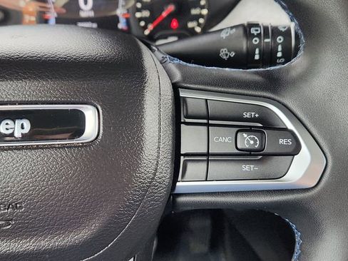Used 2022 Jeep Compass Latitude FWD image 36