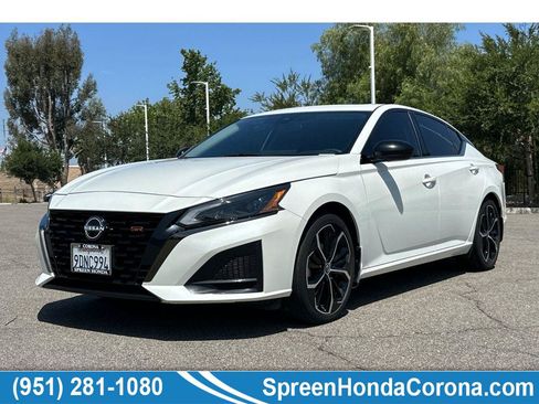 Used 2023 Nissan Altima 2.5 SR w/ SR Premium Package FWD image 1
