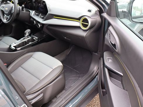 New 2026 Chevrolet Trax LT w/ Driver Confidence Package image 39