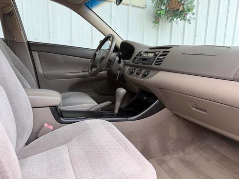Used 2003 Toyota Camry LE FWD image 12