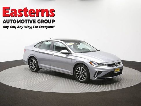 Used 2025 Volkswagen Jetta SE FWD image 47