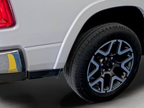 Used 2025 RAM 1500 Laramie AWD/4WD image 18