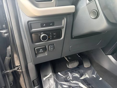 Used 2023 Ford Expedition XLT AWD/4WD image 13