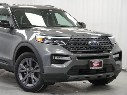 Used 2023 Ford Explorer XLT w/ Equipment Group 202A image 3