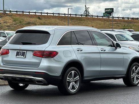 Used 2021 Mercedes-Benz GLC 300 4MATIC image 3