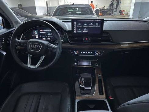 Used 2023 Audi Q5 2.0T Premium Plus w/ Premium Plus Package AWD/4WD image 16
