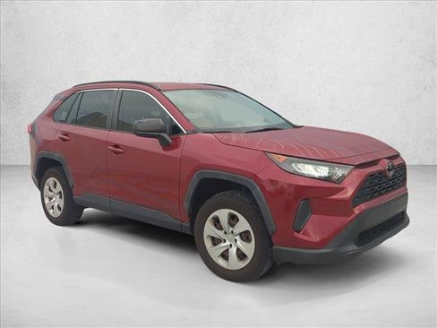 Used 2021 Toyota RAV4 LE FWD image 4