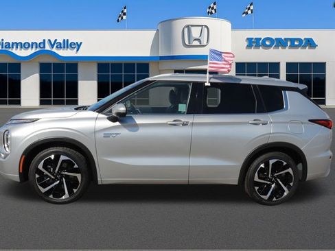 Used 2024 Mitsubishi Outlander 4WD Plug-In Hybrid image 9