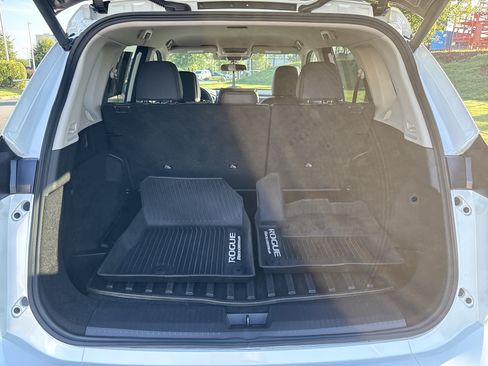Used 2025 Nissan Rogue SV AWD/4WD image 34
