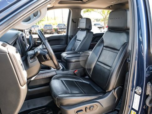 Used 2021 GMC Sierra 3500 Denali w/ Technology Package AWD/4WD image 32
