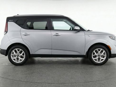 Used 2025 Kia Soul LX w/ LX Technology Package image 11