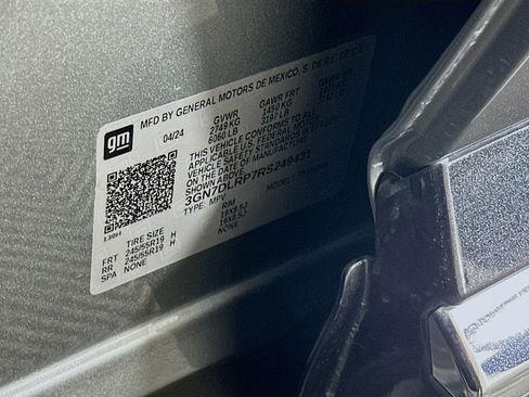 Used 2024 Chevrolet Equinox EV LT FWD image 12