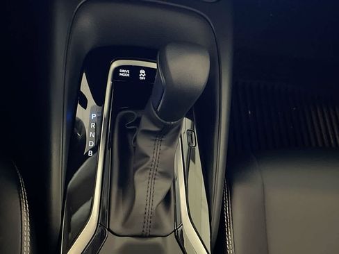 Used 2025 Toyota Corolla XLE image 20