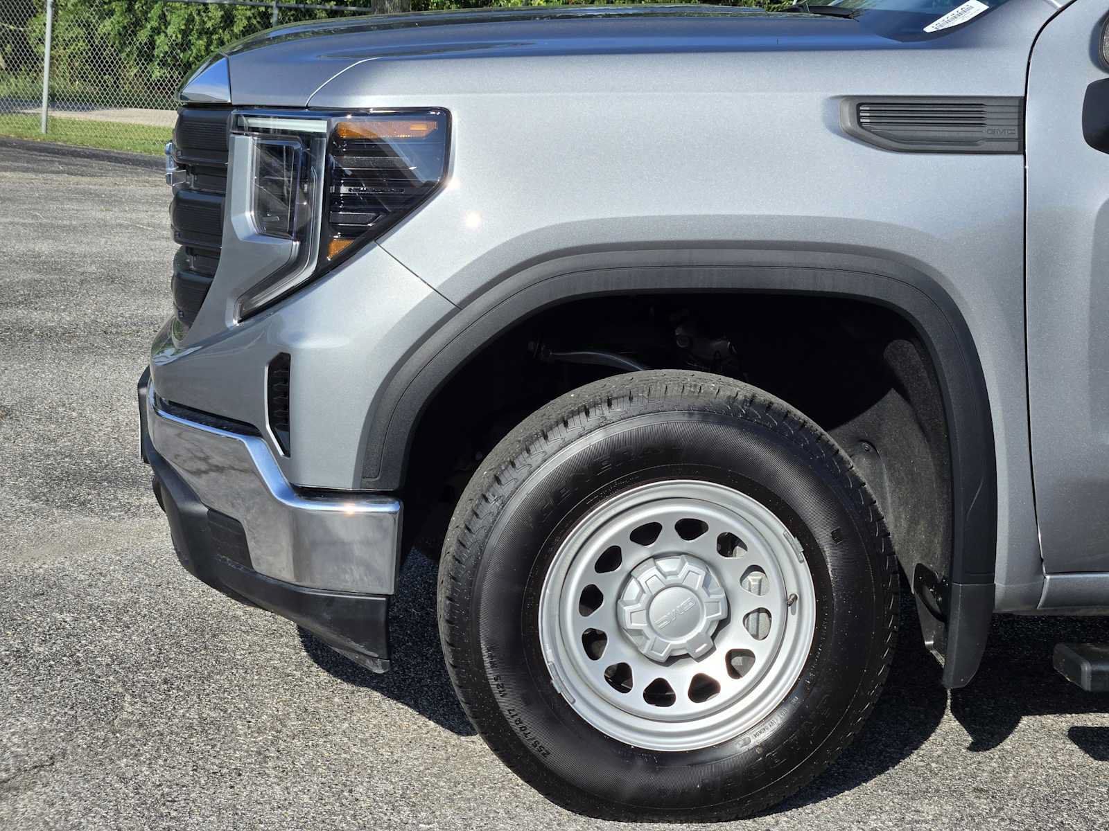 Certified 2025 GMC Sierra 1500 Pro w/ Pro Value Package AWD/4WD image 8