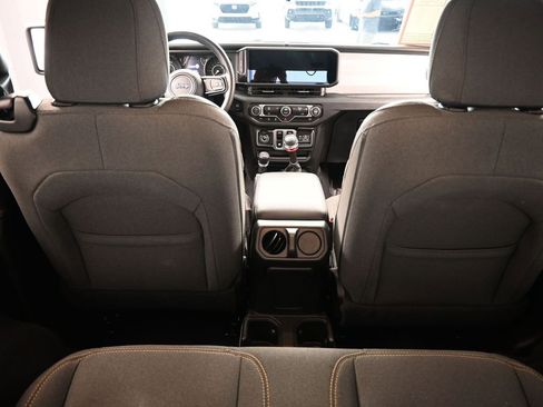 Used 2025 Jeep Wrangler Sport image 32