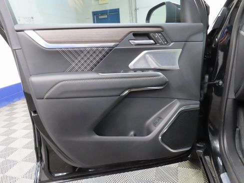 Used 2025 GMC Acadia Denali w/ Super Cruise Package image 53