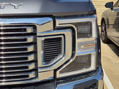 Used 2022 Ford F350 Lariat w/ Lariat Ultimate Package AWD/4WD image 12