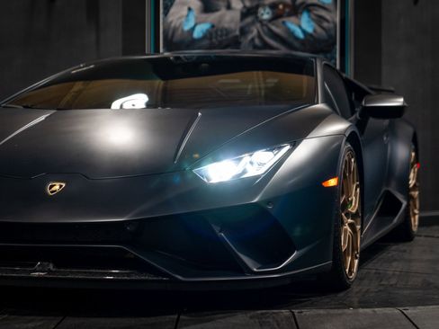 Used 2018 Lamborghini Huracan Performante image 14