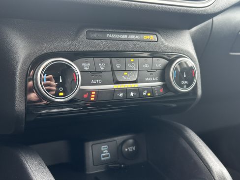 Used 2022 Ford Escape SEL image 19