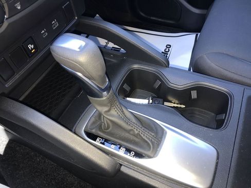 Used 2025 Nissan Frontier S AWD/4WD image 19