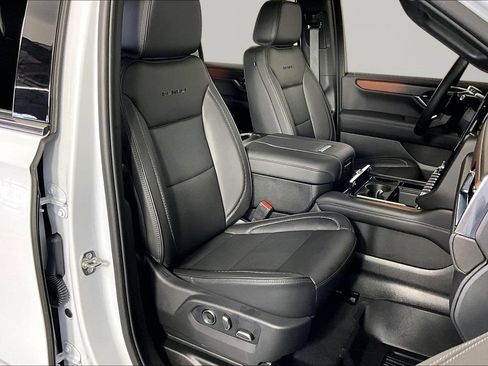 Used 2026 GMC Yukon XL Denali RWD image 28