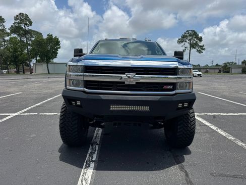 Used 2015 Chevrolet Silverado 2500 LT w/ LT Convenience Package AWD/4WD image 3