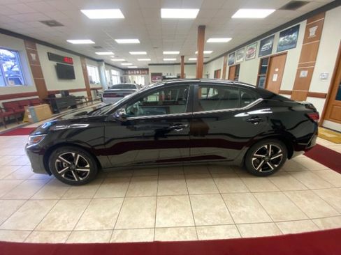 Used 2024 Nissan Sentra SV image 2