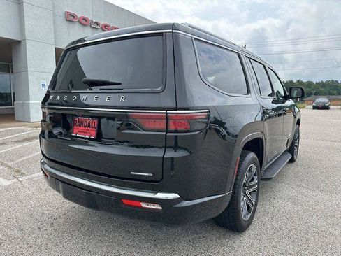 Certified 2024 Jeep Wagoneer Series II w/ Flexible Seating Group RWD image 7