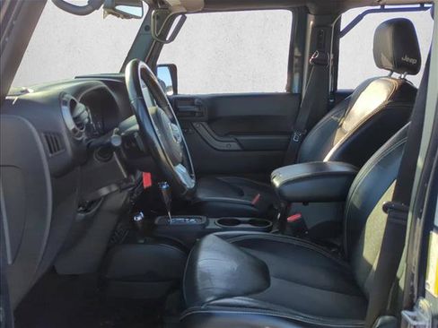 Used 2018 Jeep Wrangler Unlimited Sport image 8