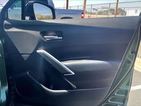 Used 2022 Toyota Corolla Cross XLE w/ Convenience Package image 23