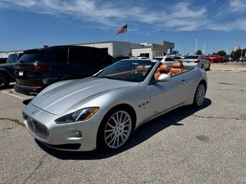 Used 2017 Maserati GranTurismo Convertible RWD image 1