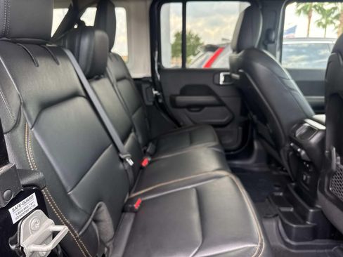 Used 2024 Jeep Wrangler Unlimited Sahara w/ Technology Group AWD/4WD image 8