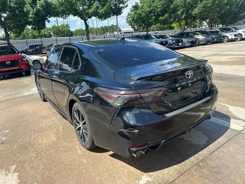 Used 2019 Toyota Camry XSE FWD image 7