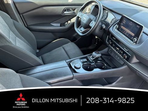 Used 2025 Nissan Rogue SV AWD/4WD image 18